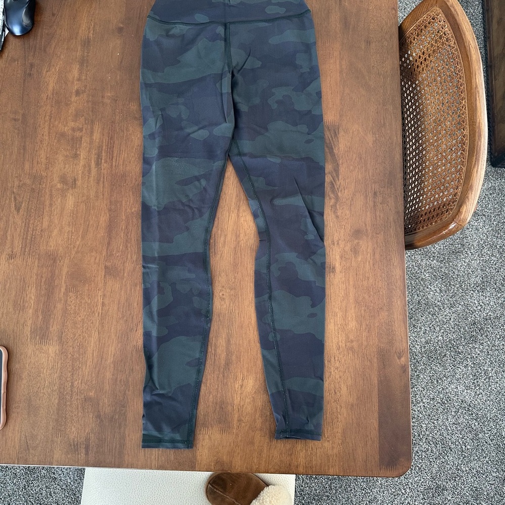 ALO Yoga Green Camouflage Leggings